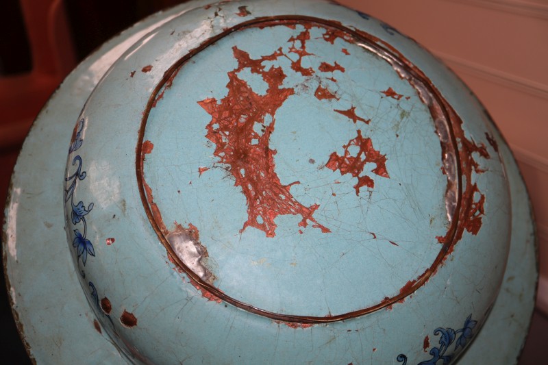 A 19th century Canton enamel basin, diameter 40cm